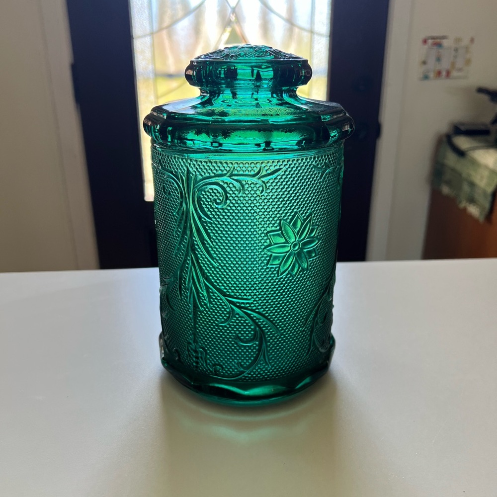 Tiera Indiana Glass Spruce Green Canister 9”x5”